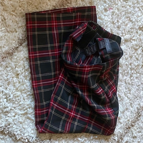 Like NEW! Plaid Pencil Skirt - Picture 3 of 3